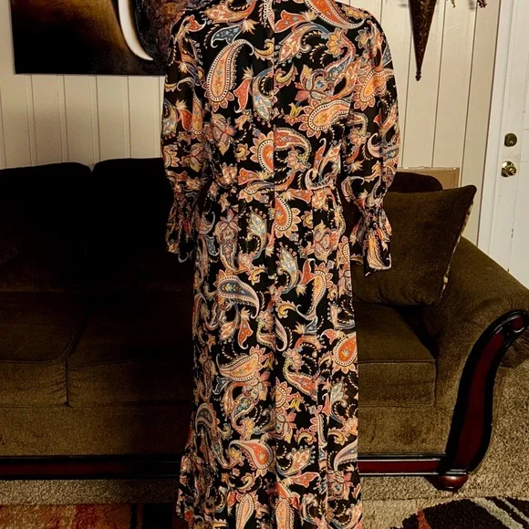 Julia Jordan • Size 4 • Floral/Paisley • Fall Colors • Brown/Beige/Yellow •Dress - Picture 11 of 16